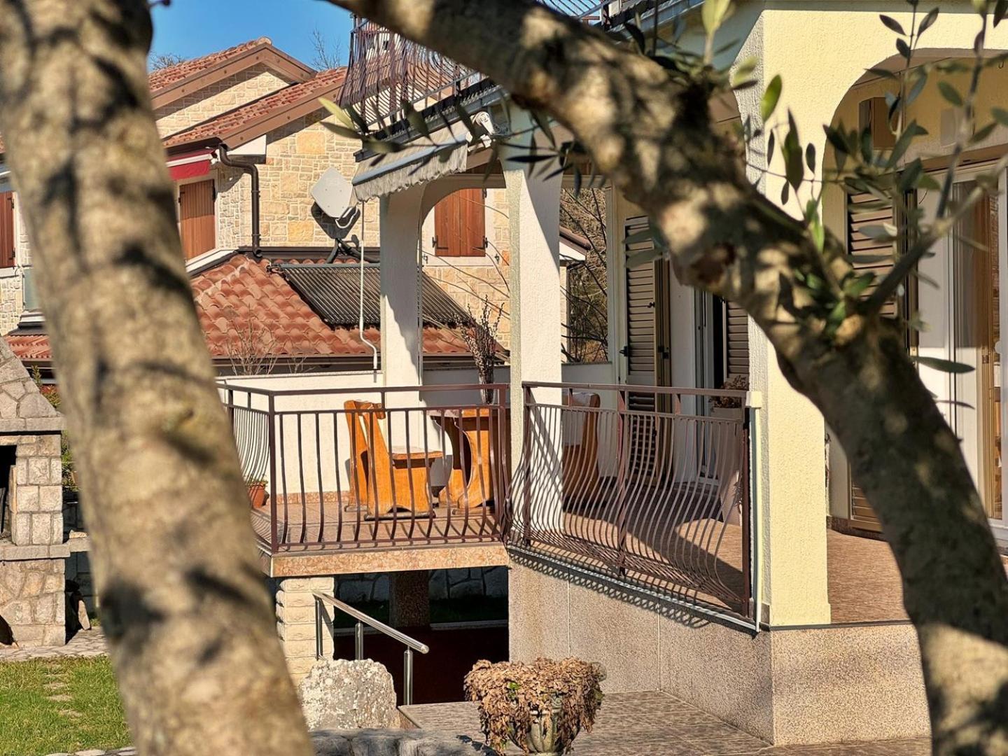 Apartments Pavle Malinska Buitenkant foto